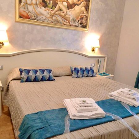 Bed and Breakfast Domus Via Veneto Рим Екстер'єр фото