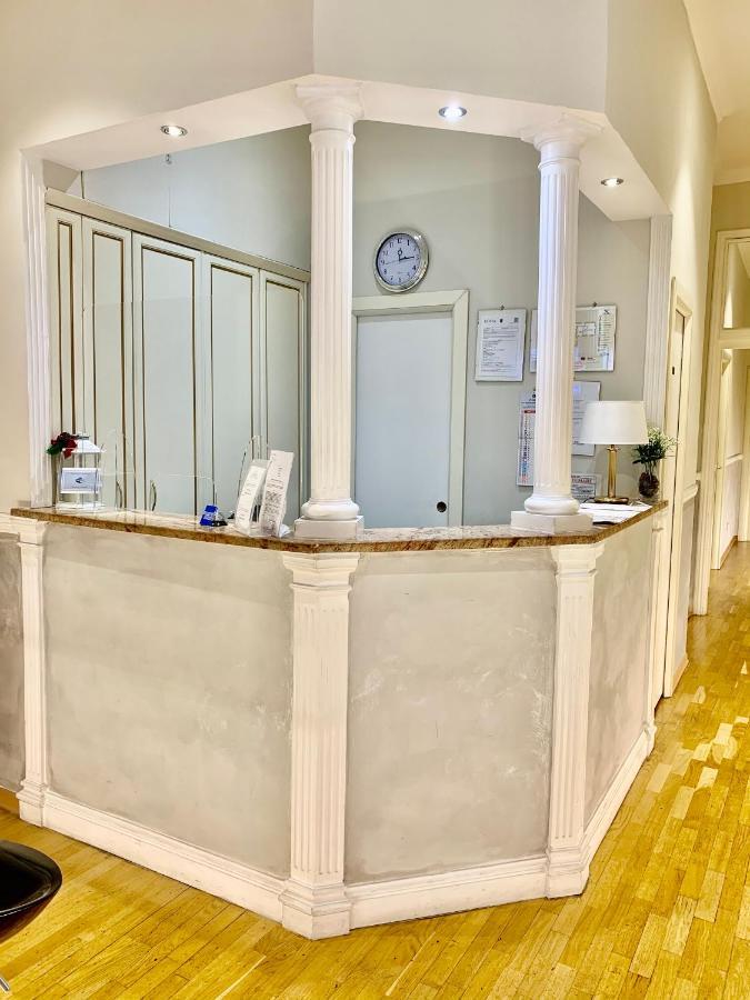 Bed and Breakfast Domus Via Veneto Рим Екстер'єр фото