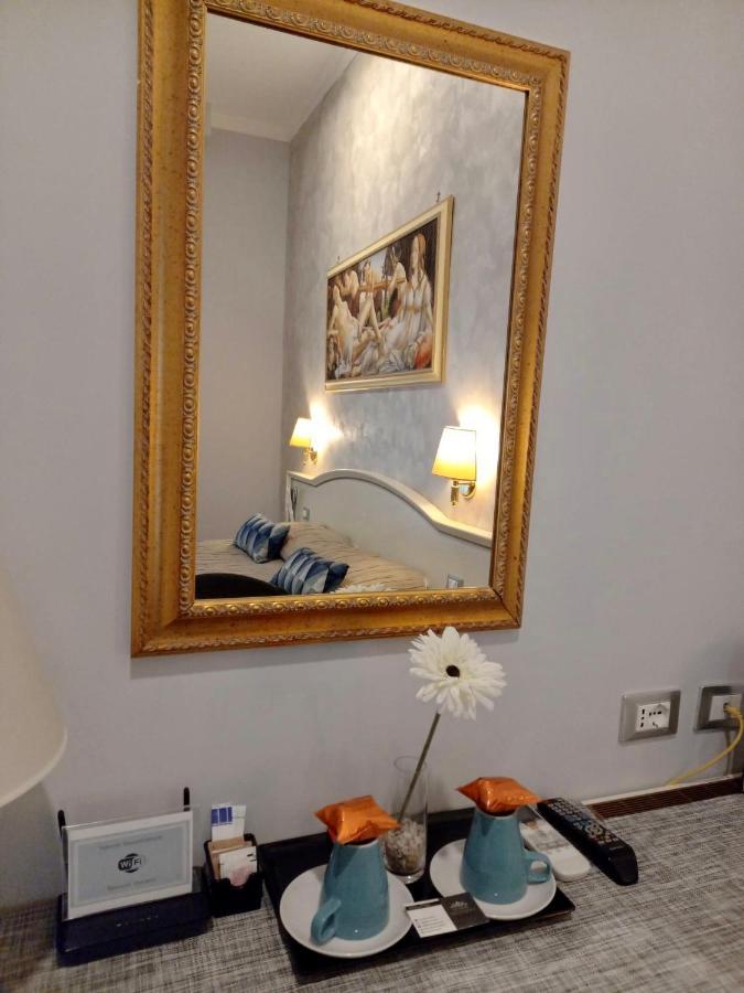 Bed and Breakfast Domus Via Veneto Рим Екстер'єр фото