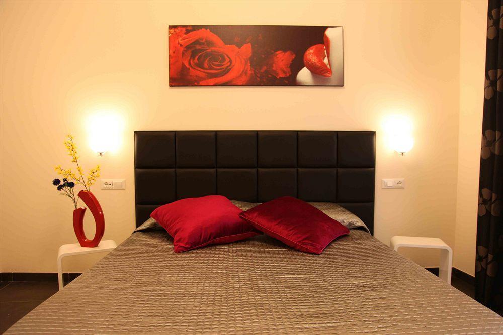 Bed and Breakfast Domus Via Veneto Рим Екстер'єр фото