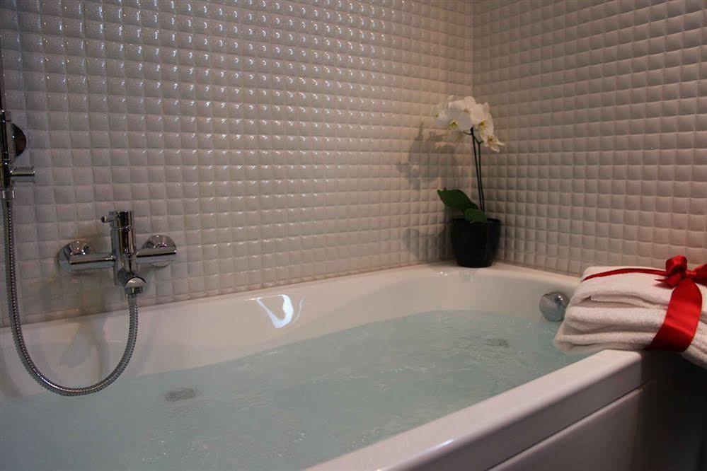 Bed and Breakfast Domus Via Veneto Рим Екстер'єр фото