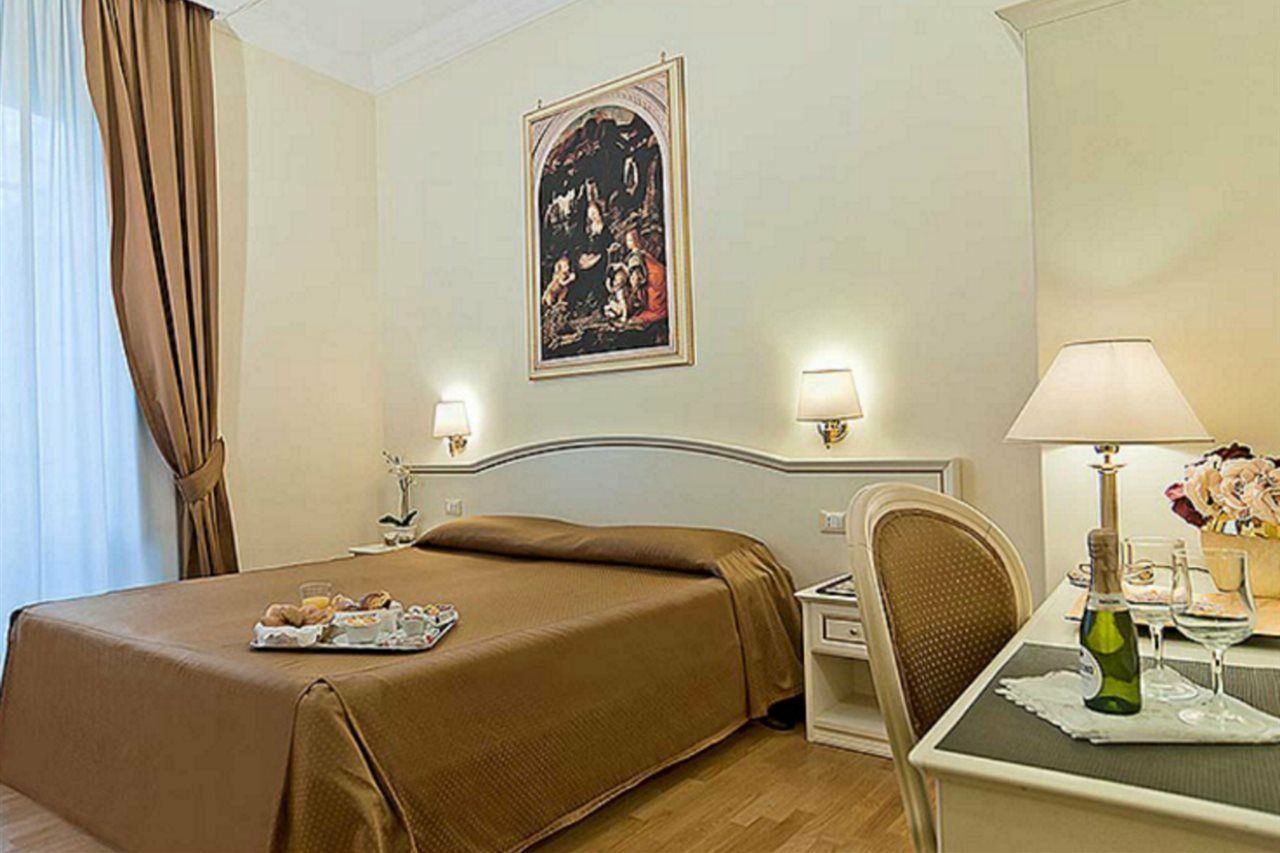 Bed and Breakfast Domus Via Veneto Рим Екстер'єр фото