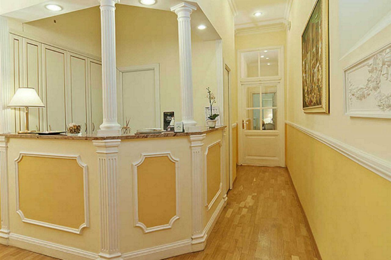 Bed and Breakfast Domus Via Veneto Рим Екстер'єр фото