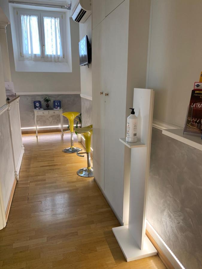 Bed and Breakfast Domus Via Veneto Рим Екстер'єр фото